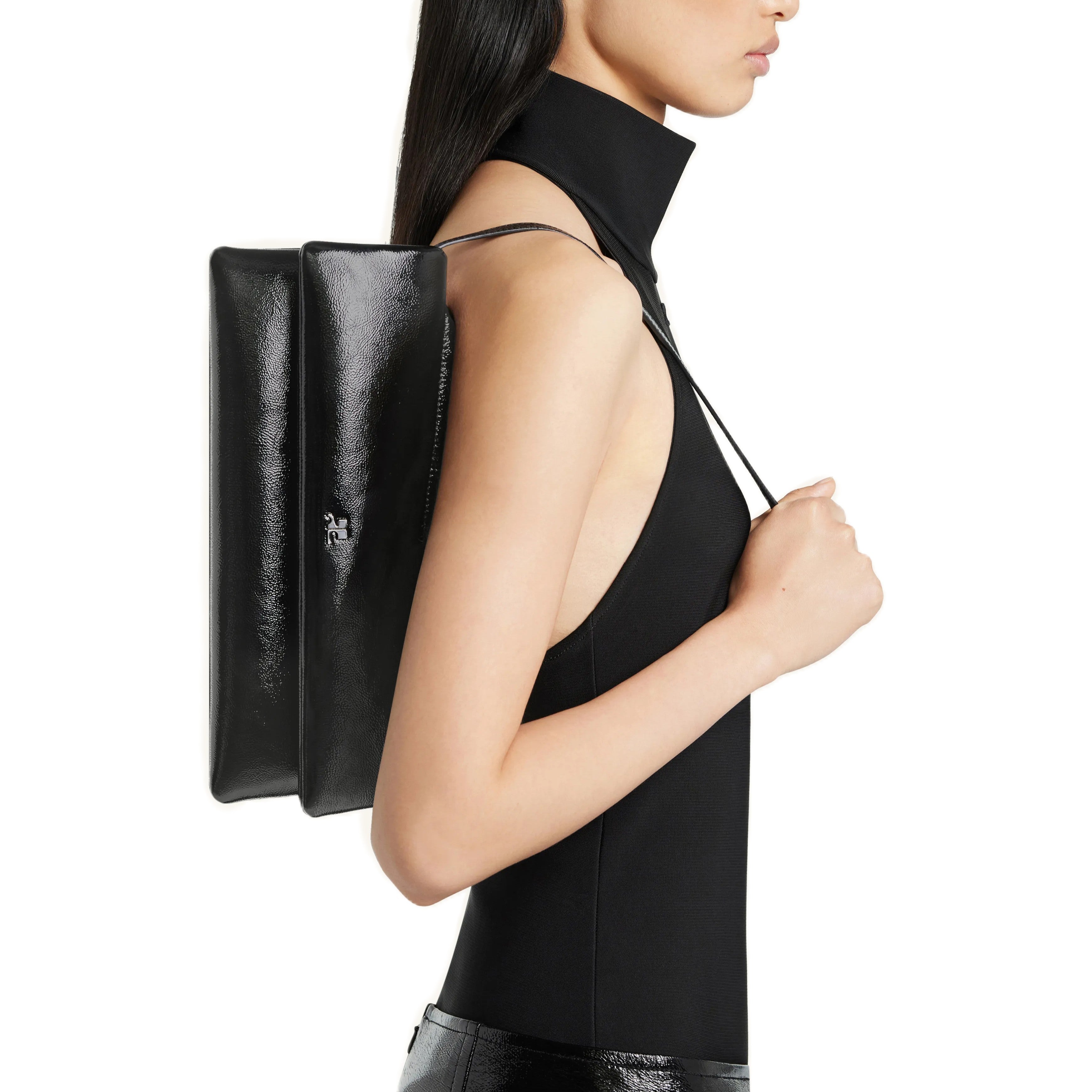 Courrèges [クレージュ] / CUFF NAPLACK LEATHER CLUTCH (BLACK) [カフナップラックレザークラッチバッグ〕