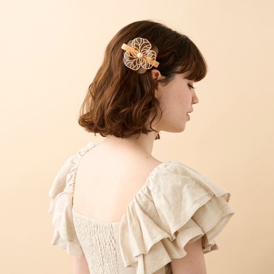 アレクサンドル ドゥ パリ フラワーモチーフ バレッタ 8cm