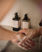 Miller Harris [ミラーハリス] / ROSE SILENCE HAND&BODY LOTION (300ml)〔ローズ サイレンス ハンド＆ボディローション〕