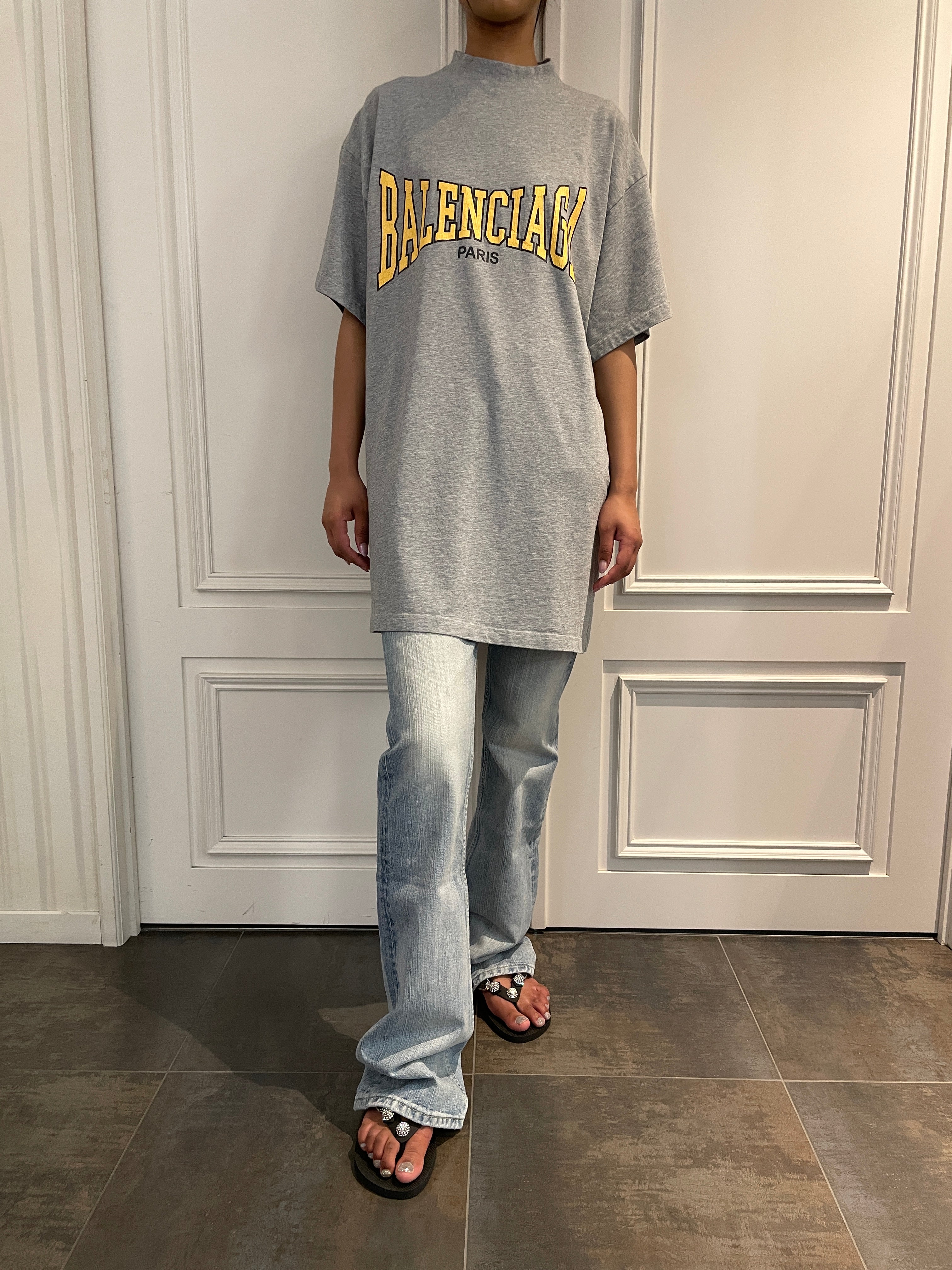 BALENCIAGA〔バレンシアガ〕/ OVERSIZED LOGO GRAPHIC T-SHIRT (GREY)〔オーバーサイズロゴグラフィックティーシャツ〕