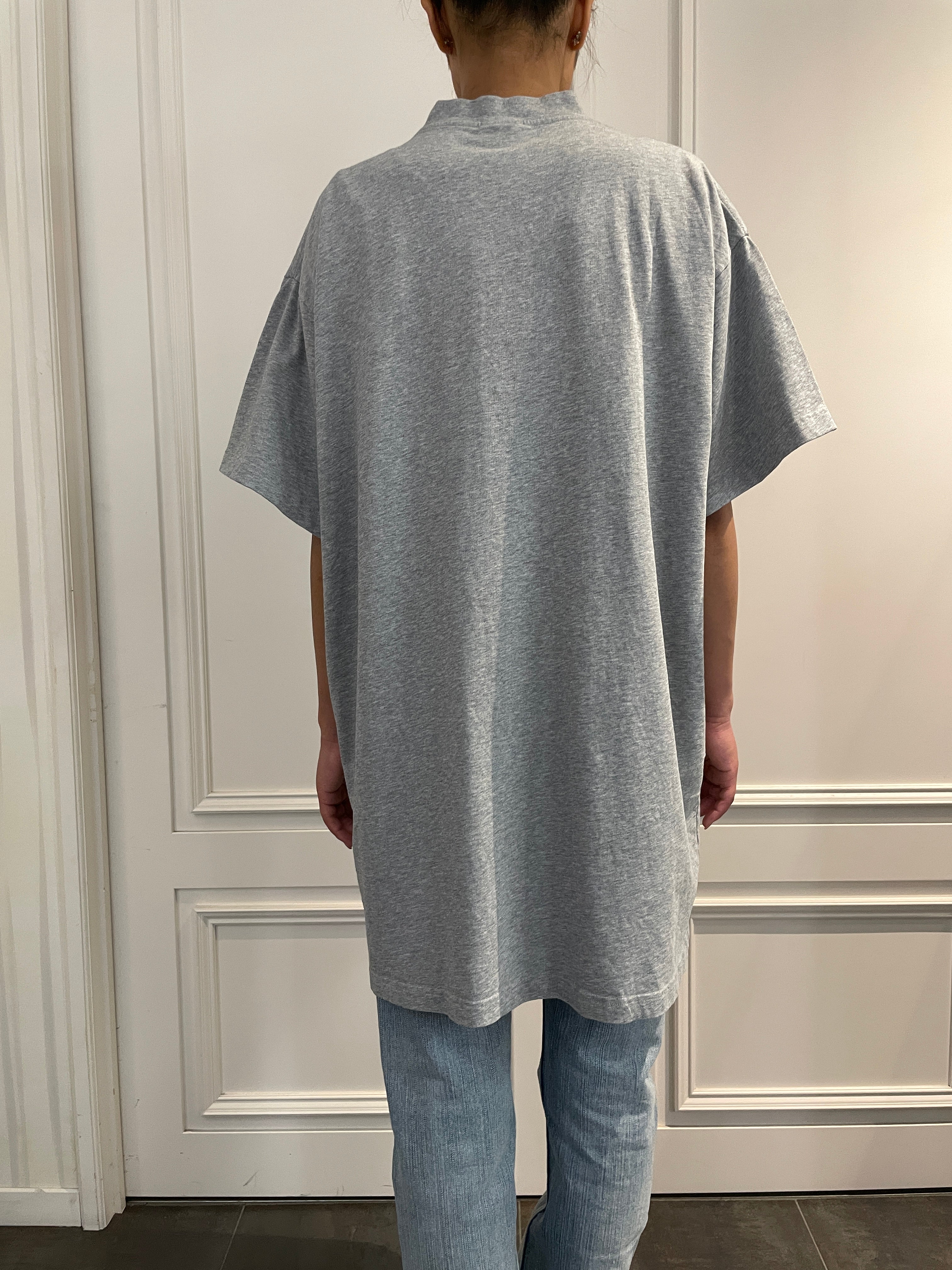 BALENCIAGA〔バレンシアガ〕/ OVERSIZED LOGO GRAPHIC T-SHIRT (GREY)〔オーバーサイズロゴグラフィックティーシャツ〕