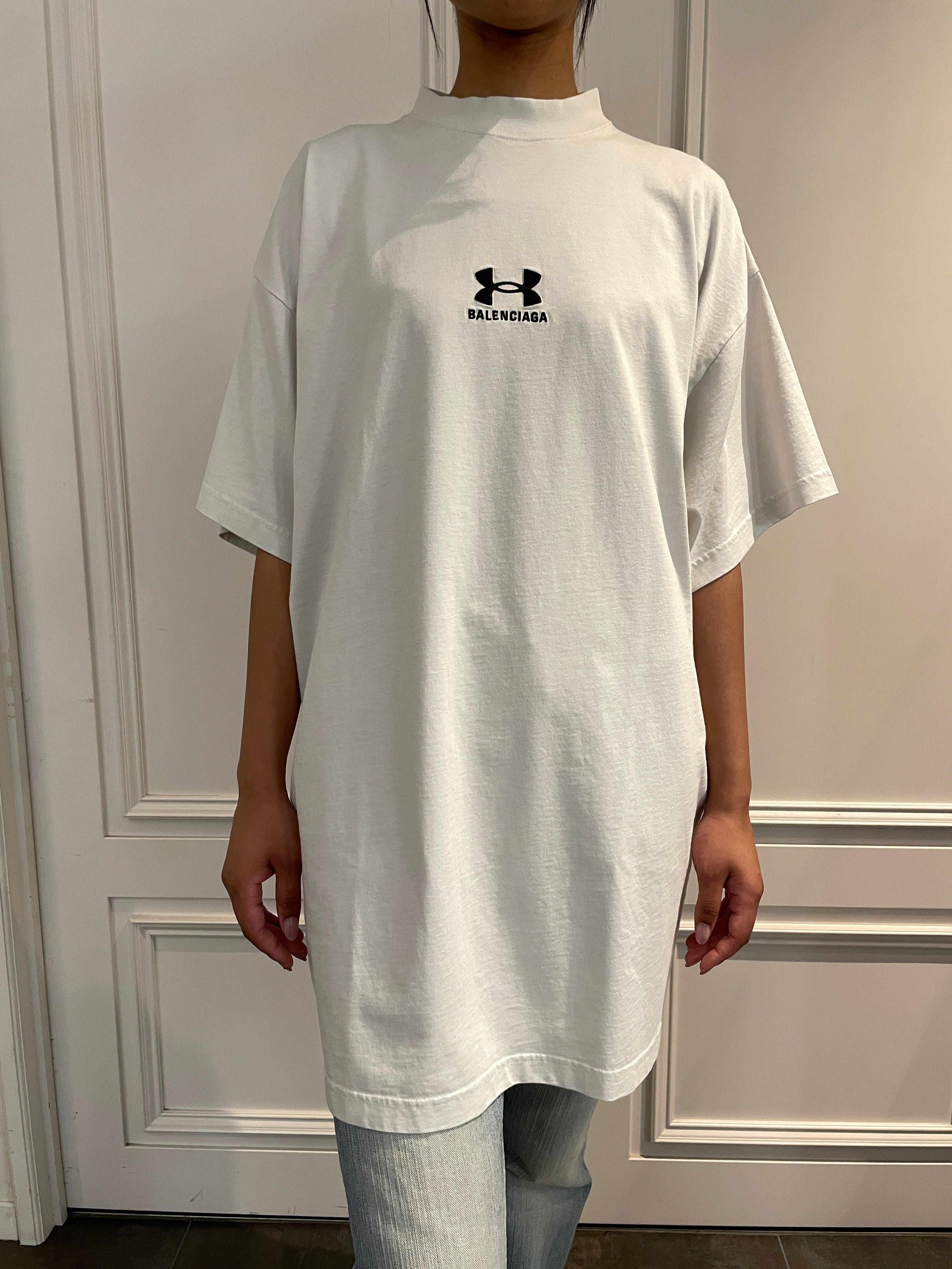 BALENCIAGA〔バレンシアガ〕/ UNDER ARMOUR OVERSIZED T-SHIRT (WHITE)〔アンダーアーマーオーバーサイズティーシャツ〕