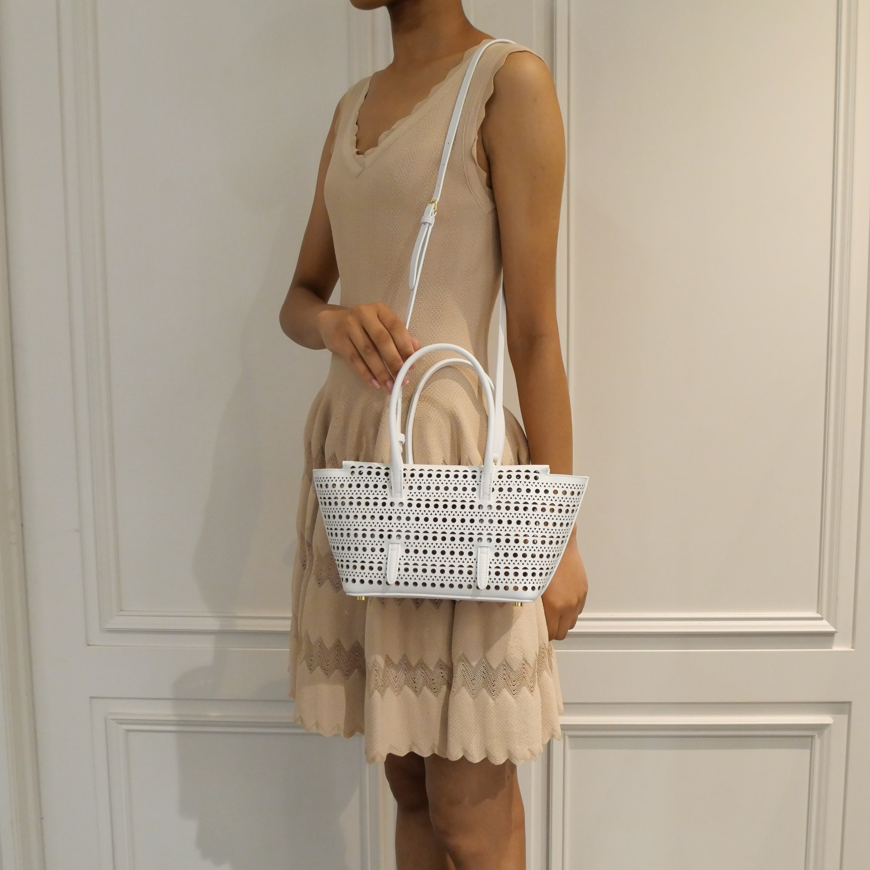 ALAÏA [アライア] / NEO MINA 20 VIENNE BAG〔ネオ ミナ 20 ヴィエンヌ バッグ〕（WHITE）