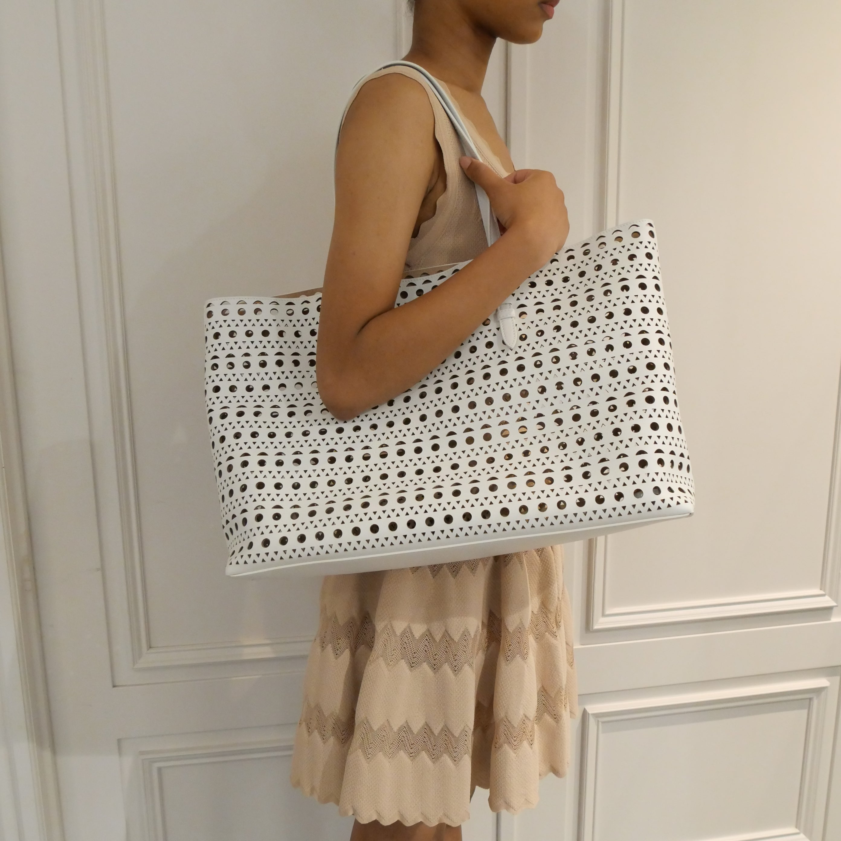 ALAÏA [アライア] / MINA 44 VIENNE BAG（WHITE）〔ミナ 44 ヴィエンヌ バッグ〕