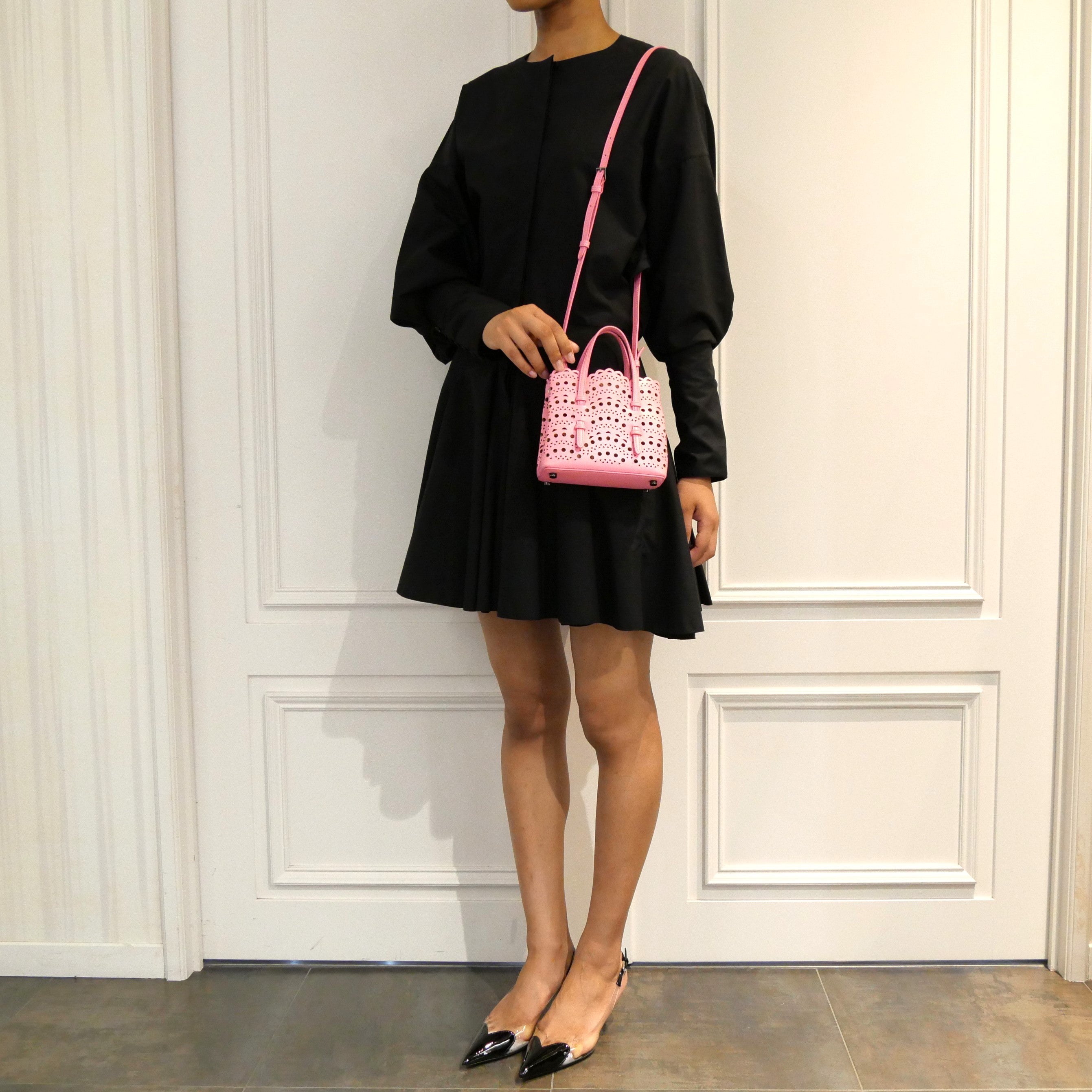 送料無料】ALAÏA [アライア] / MINA 16 VIENNE BAG〔ミナ 16 ヴィエンヌ バッグ〕（PINK） | BOLS  COLLECTORS 正規取扱い公式通販サイト – BOLS・1987