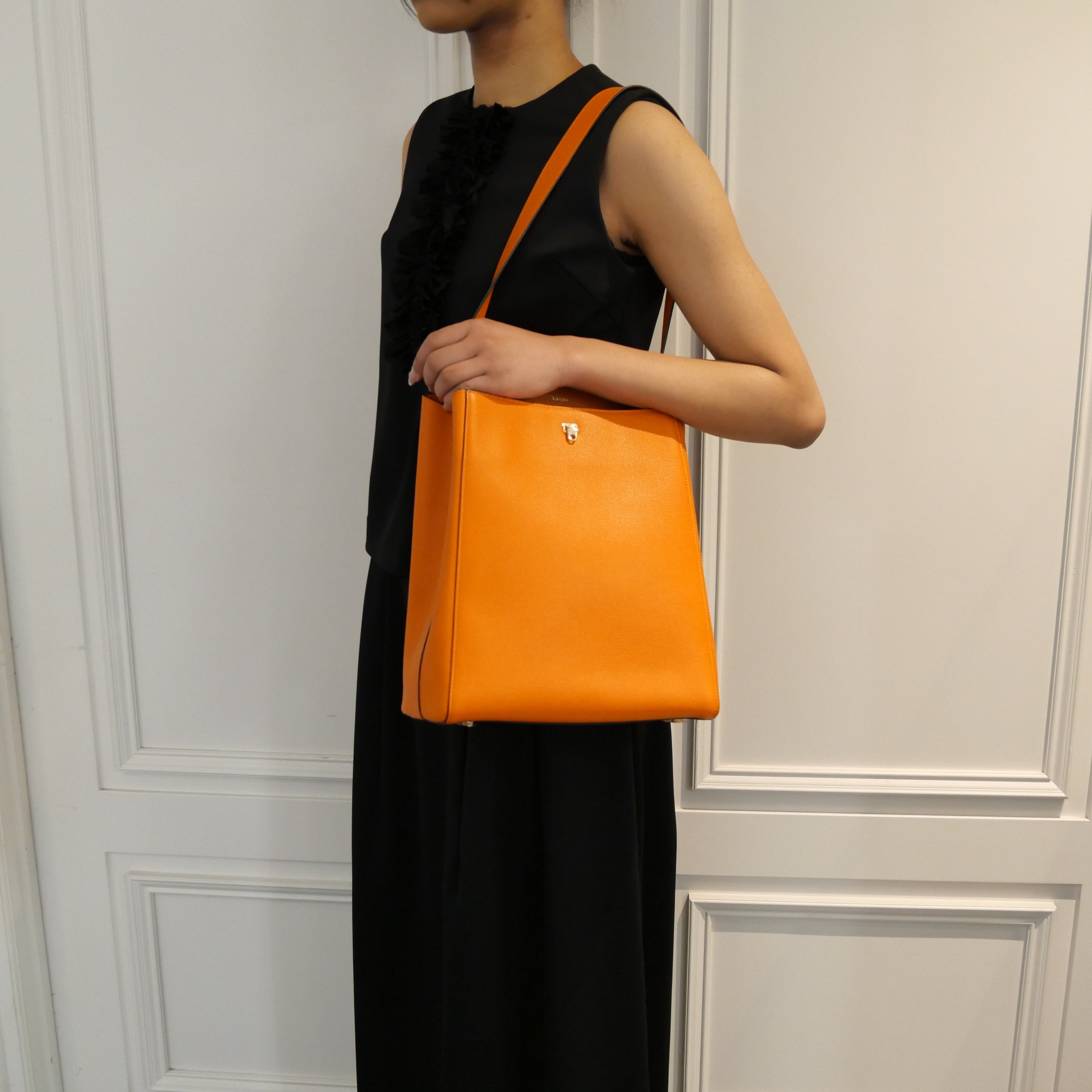 正規品・送料無料】Valextra / BRERA SHOULDER BAG (ORANGE) | BOLS