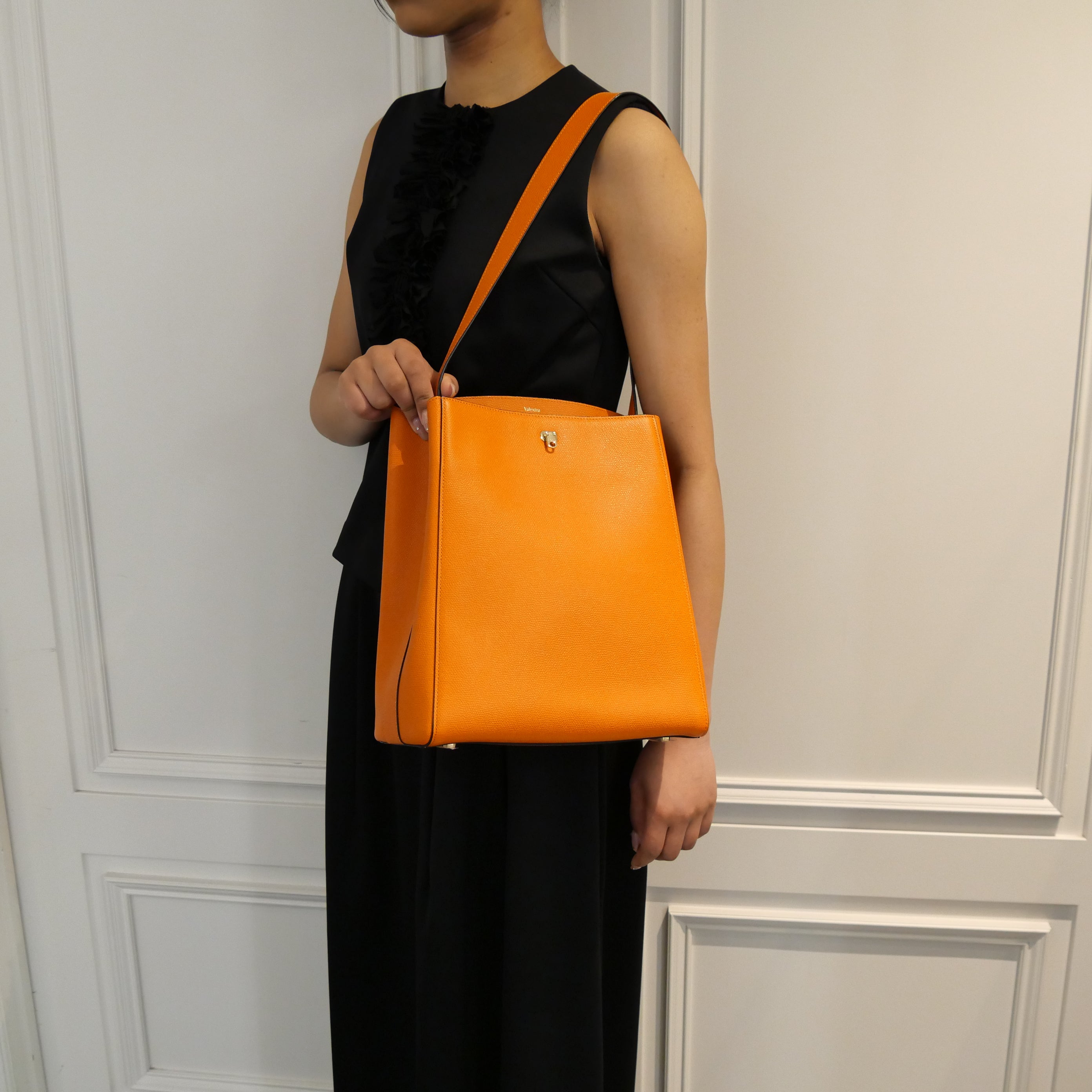正規品・送料無料】Valextra / BRERA SHOULDER BAG (ORANGE) | BOLS