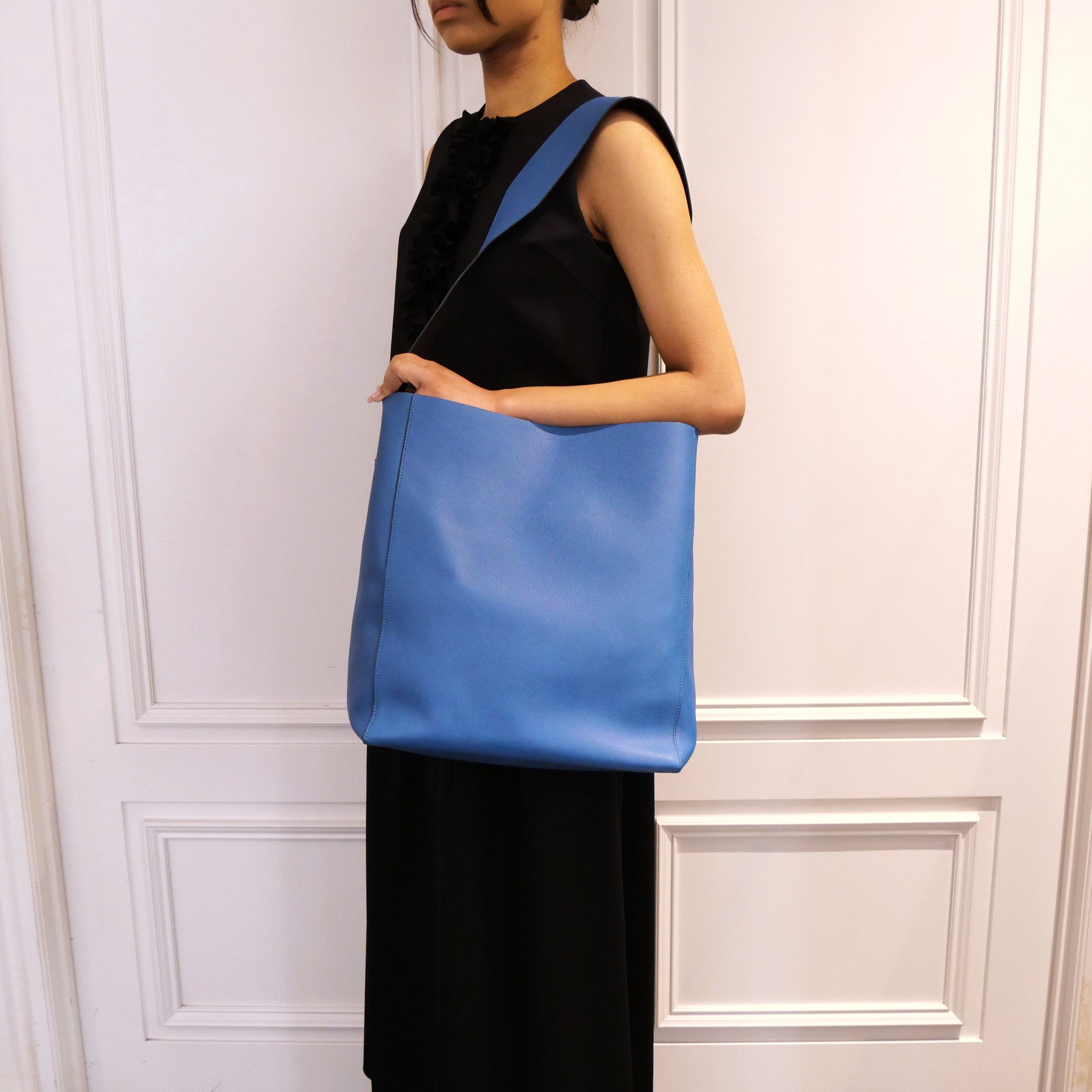正規品・送料無料】Valextra / SOFT SACCA BUCKET BAG (BLUE) | BOLS