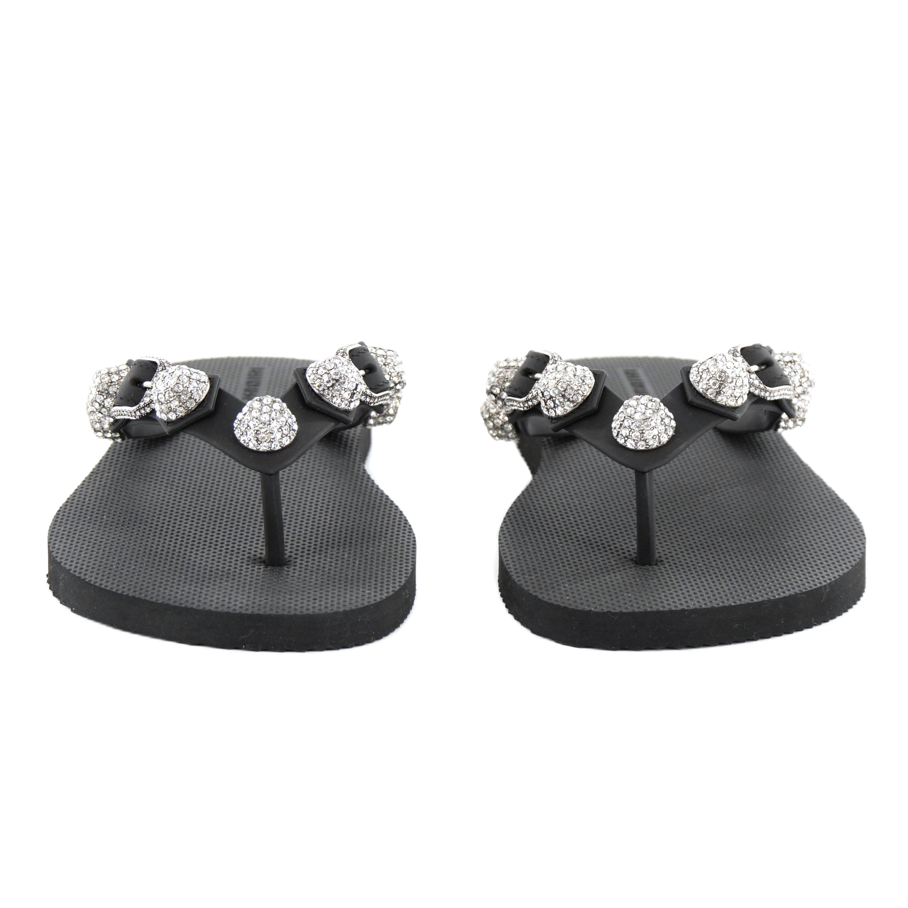 バレンシアガ Cagole Studded Thong Sandals ブラック｜サンダル｜公式