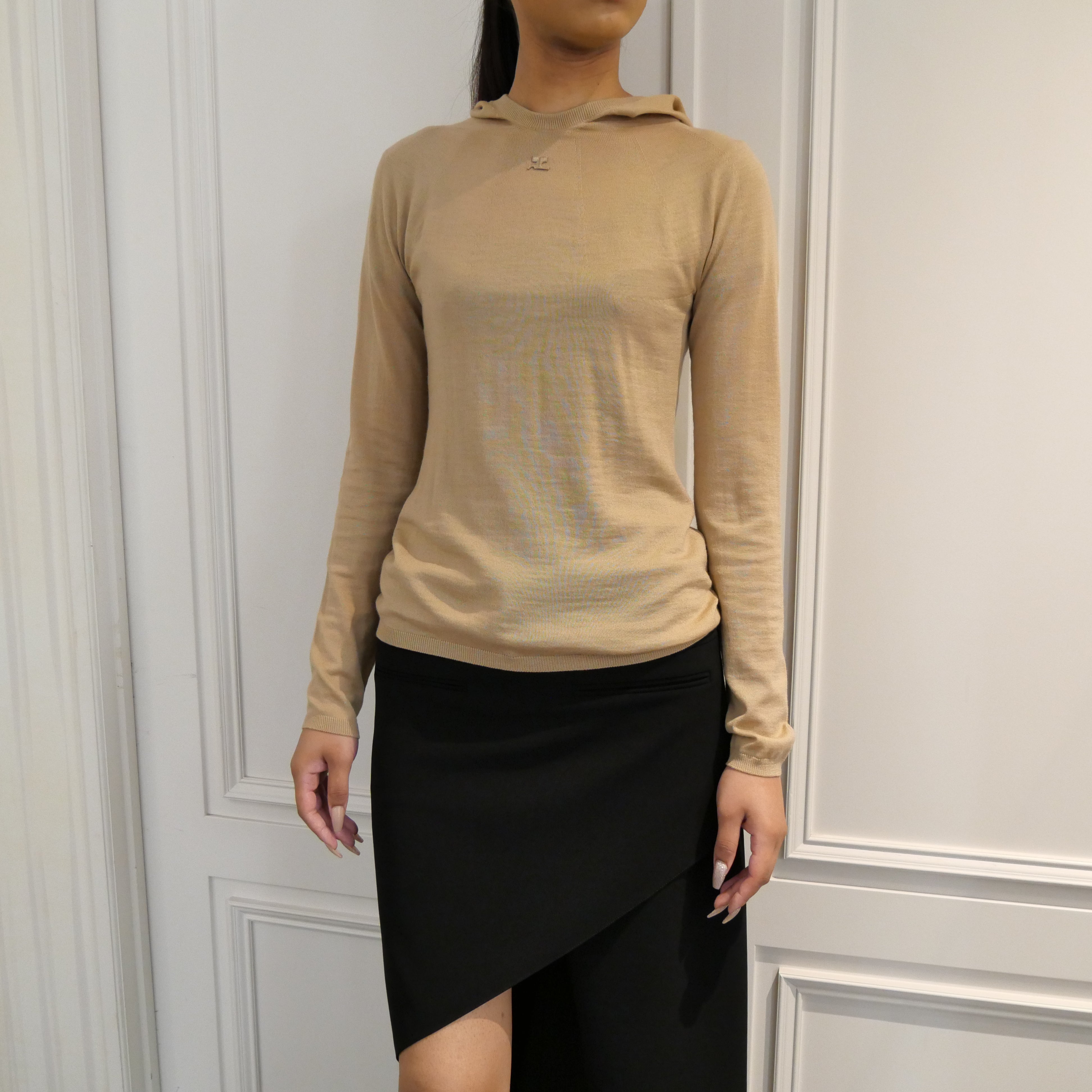 Courrèges [クレージュ] /  HOODED KNIT SWEATER (BEIGE）〔フーデッドニットセーター〕