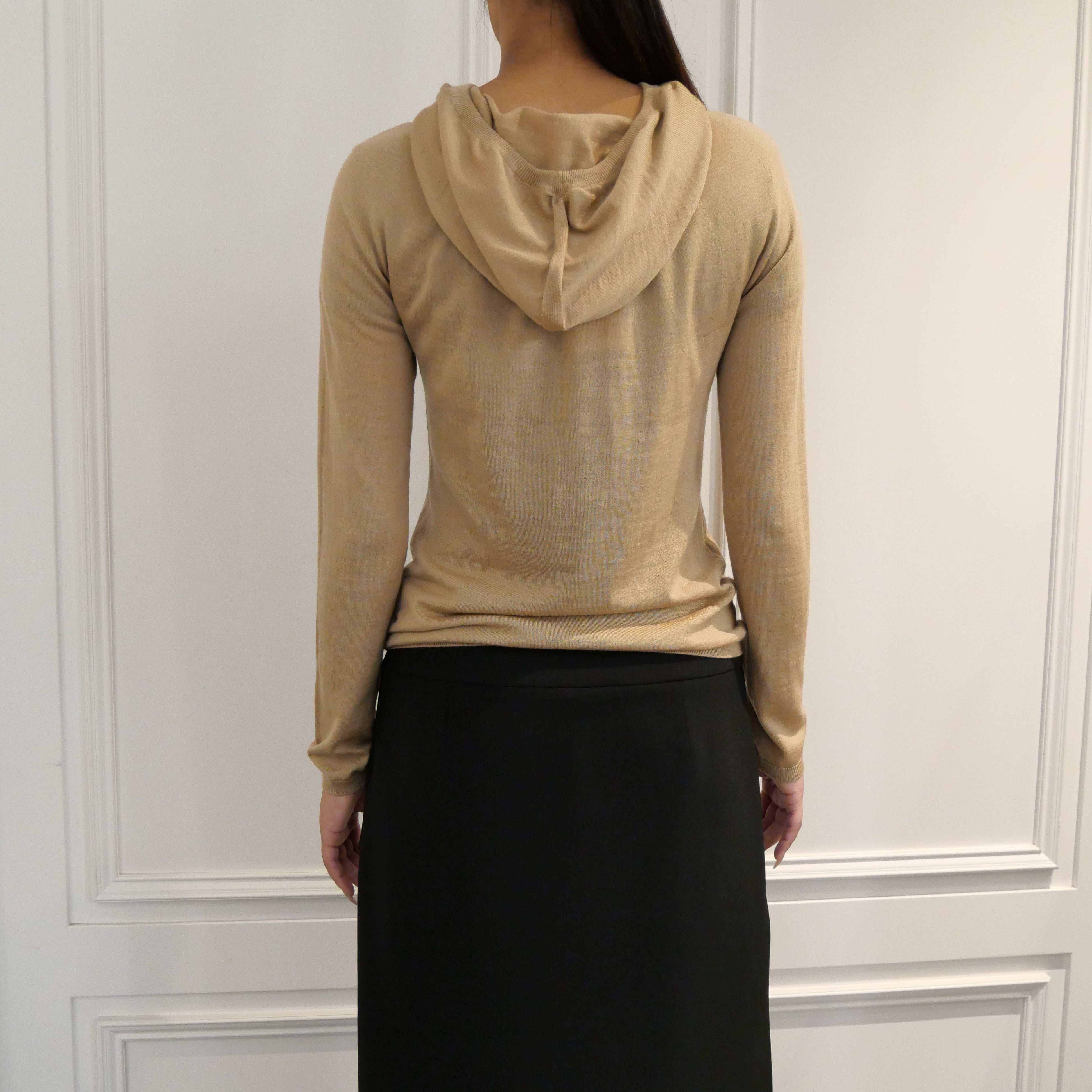 Courrèges [クレージュ] /  HOODED KNIT SWEATER (BEIGE）〔フーデッドニットセーター〕