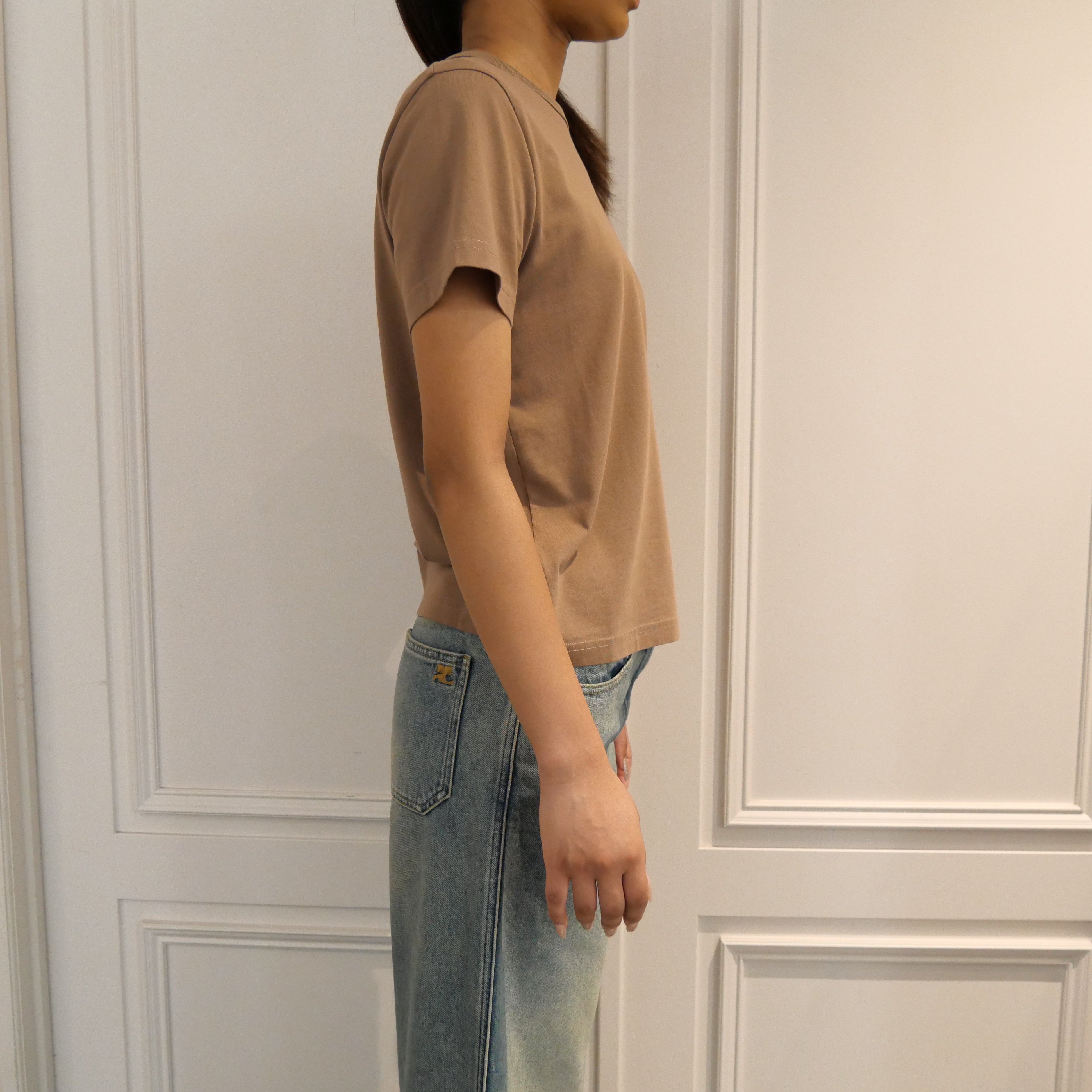 Courrèges [クレージュ] /  EMBROIDERED T-SHIRT (MOCHA）〔エンブロイダリーティーシャツ〕