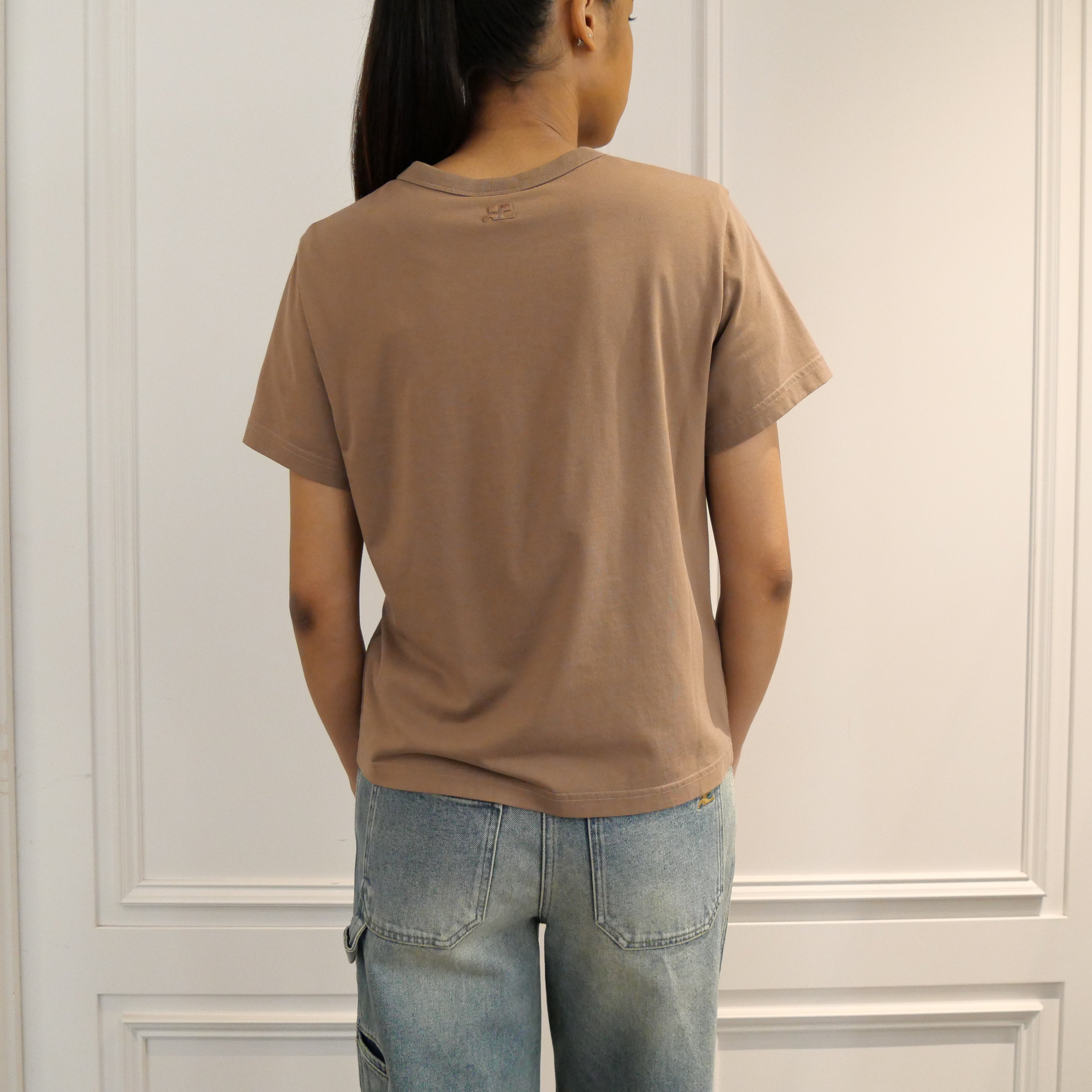 Courrèges [クレージュ] /  EMBROIDERED T-SHIRT (MOCHA）〔エンブロイダリーティーシャツ〕