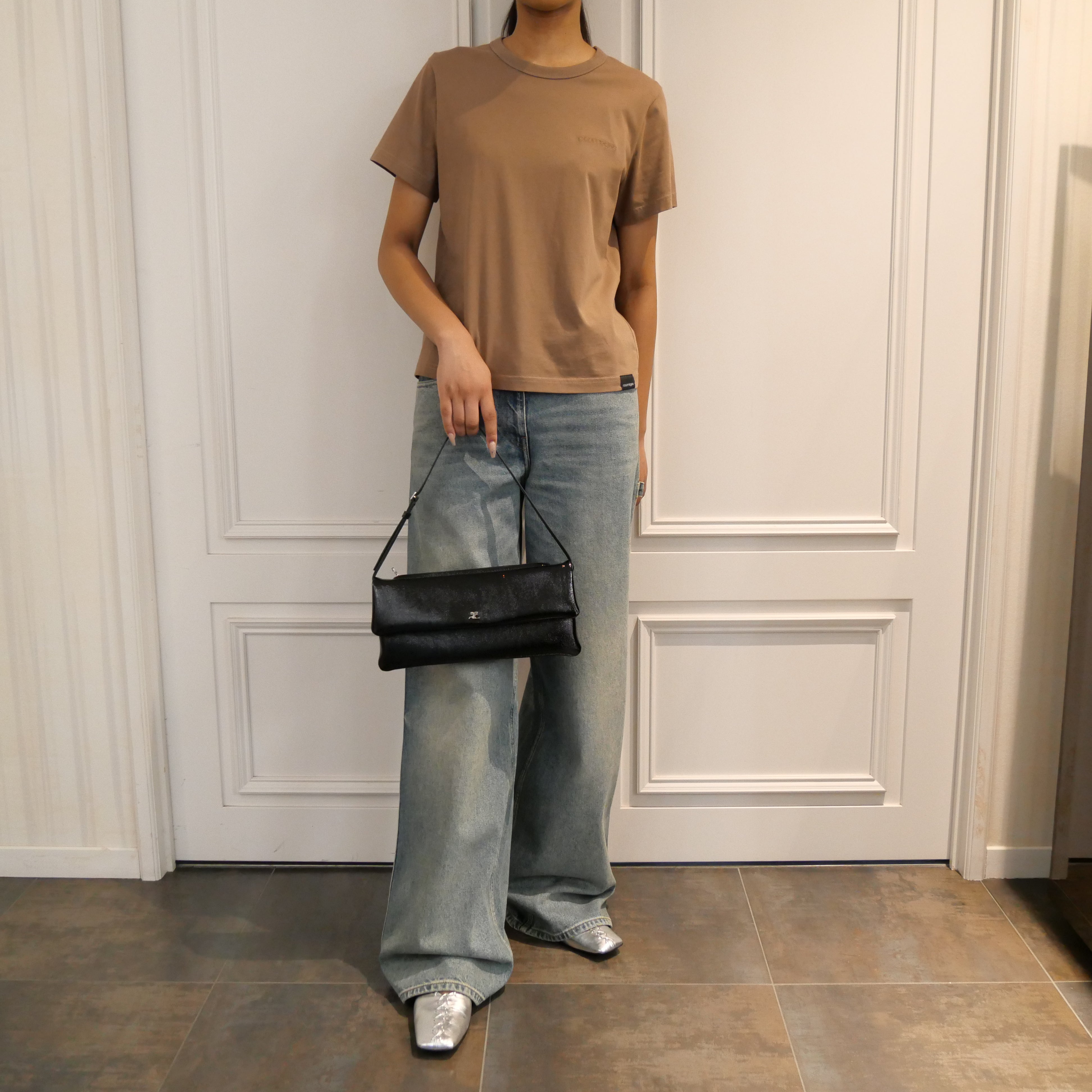 Courrèges [クレージュ] /  EMBROIDERED T-SHIRT (MOCHA）〔エンブロイダリーティーシャツ〕