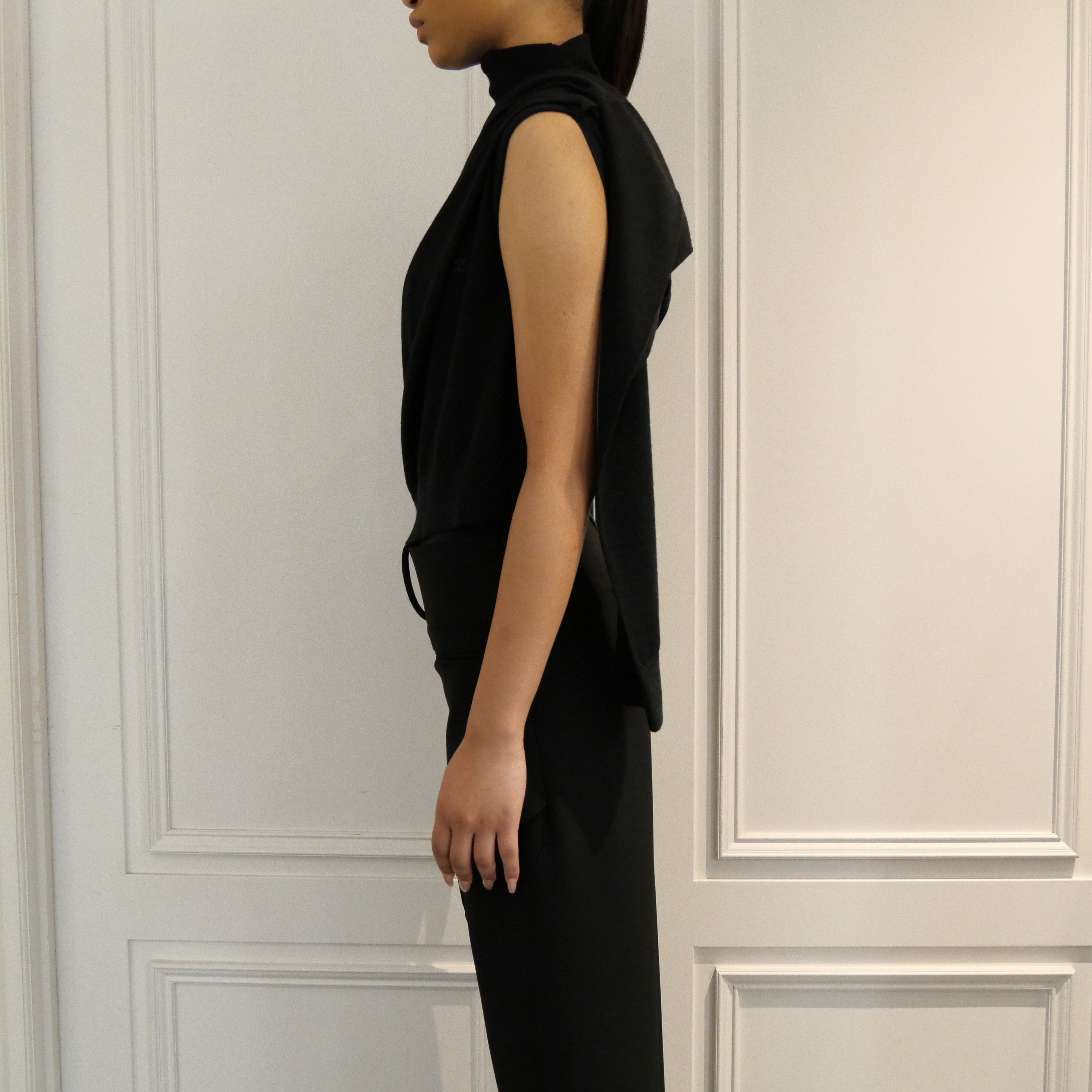 Courrèges [クレージュ] /  OFF SHOULDER LIGHT WOOL TOP (BLACK）〔オフショルダーライトウールトップ〕