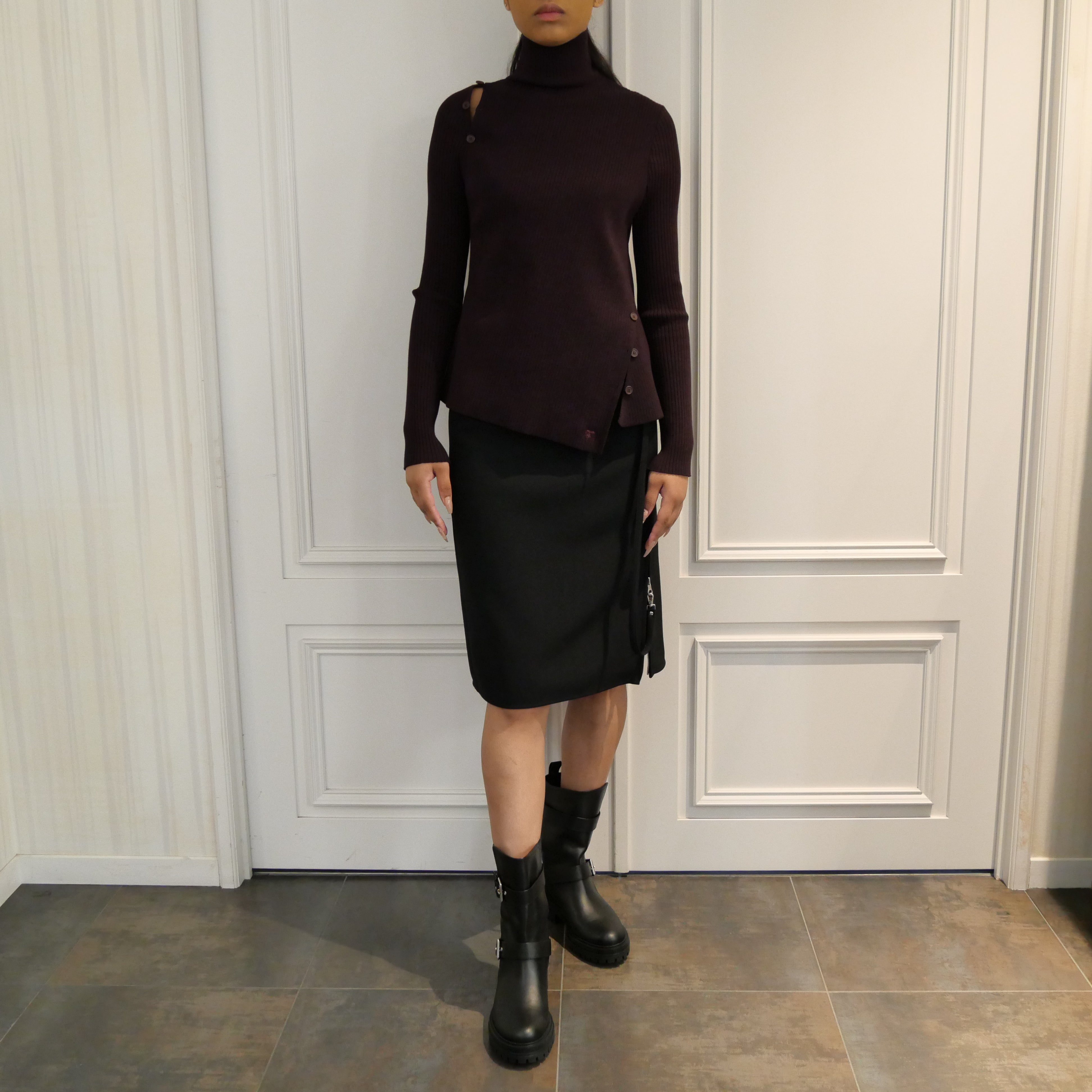 Courrèges [クレージュ] / OBLIQUE BUTONNED SWEATER (BLACK/BURGUNDY)〔オブリークボタンセーター〕