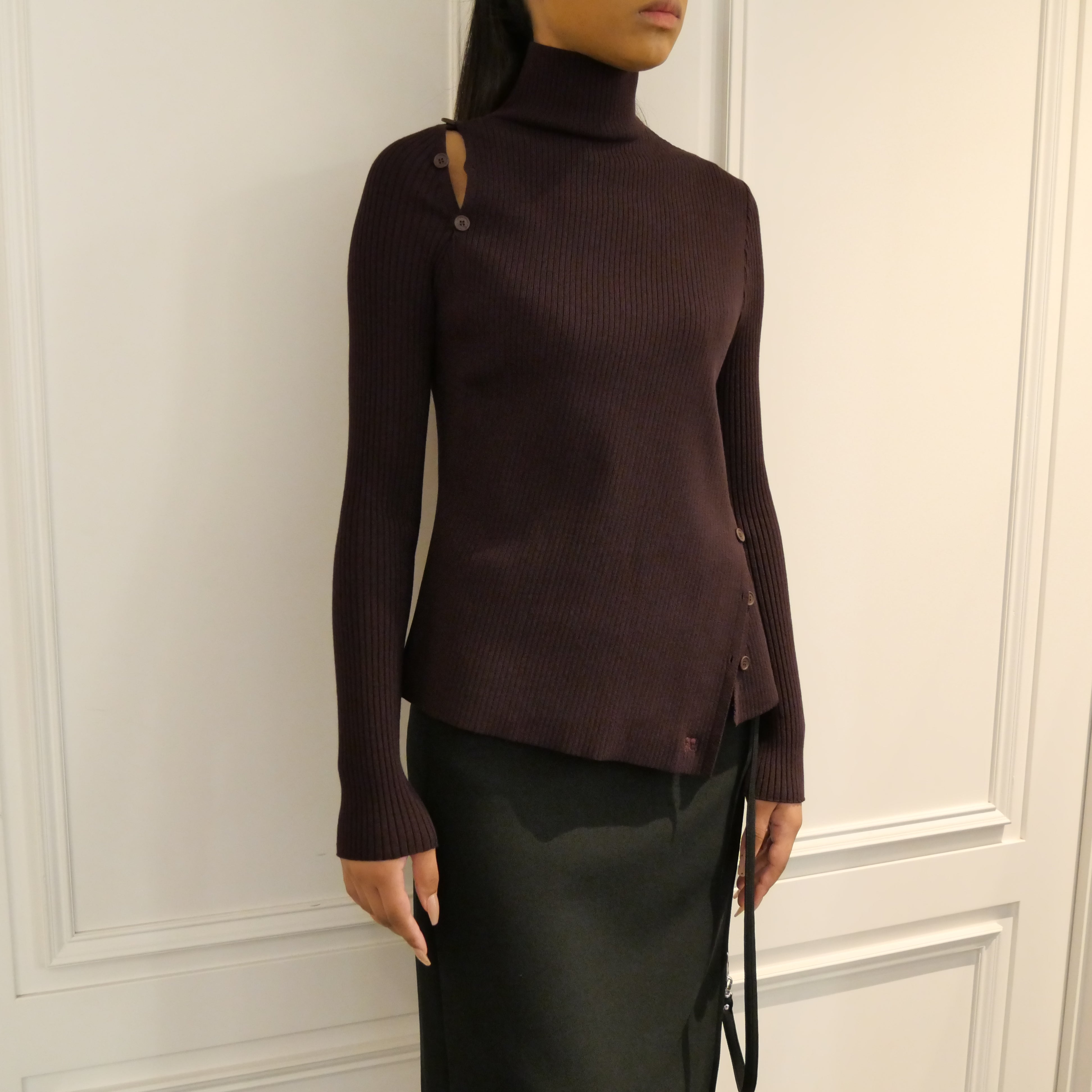 Courrèges [クレージュ] / OBLIQUE BUTONNED SWEATER (BLACK/BURGUNDY)〔オブリークボタンセーター〕