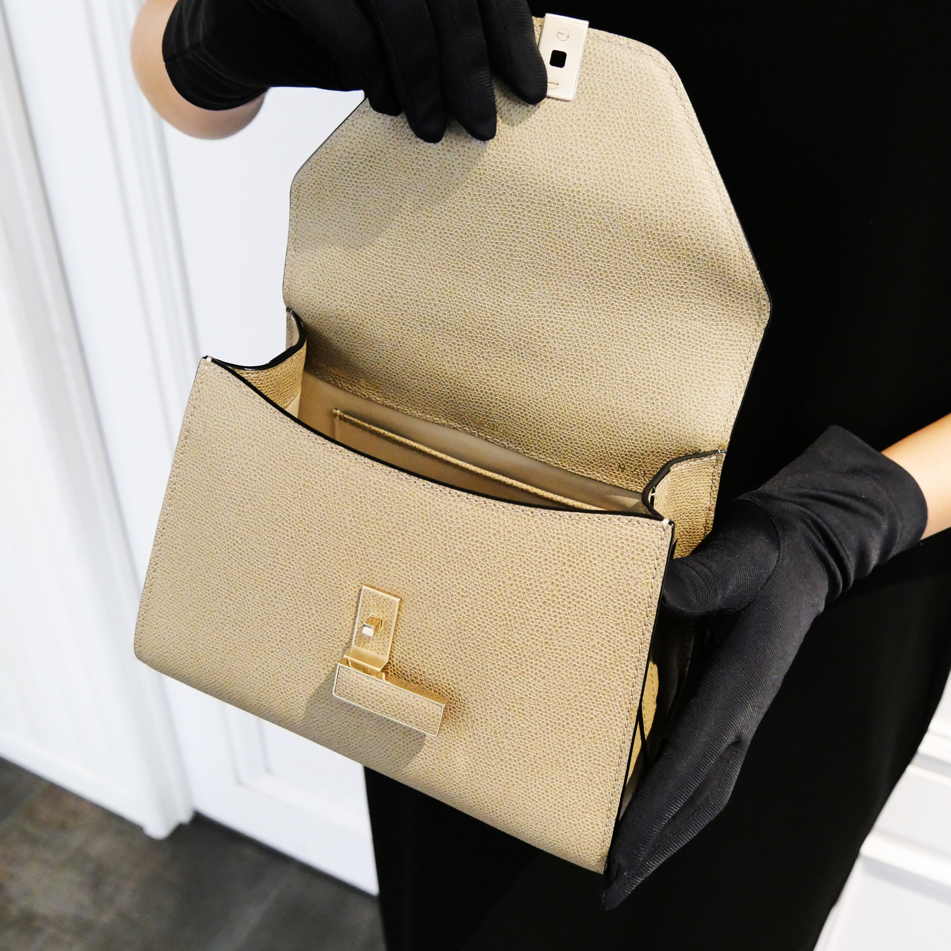 Valextra [ヴァレクストラ] / ISIDE MINI HAND BAG (OYSTER GRAY) [イジィデ ミニ ハンド バッグ]