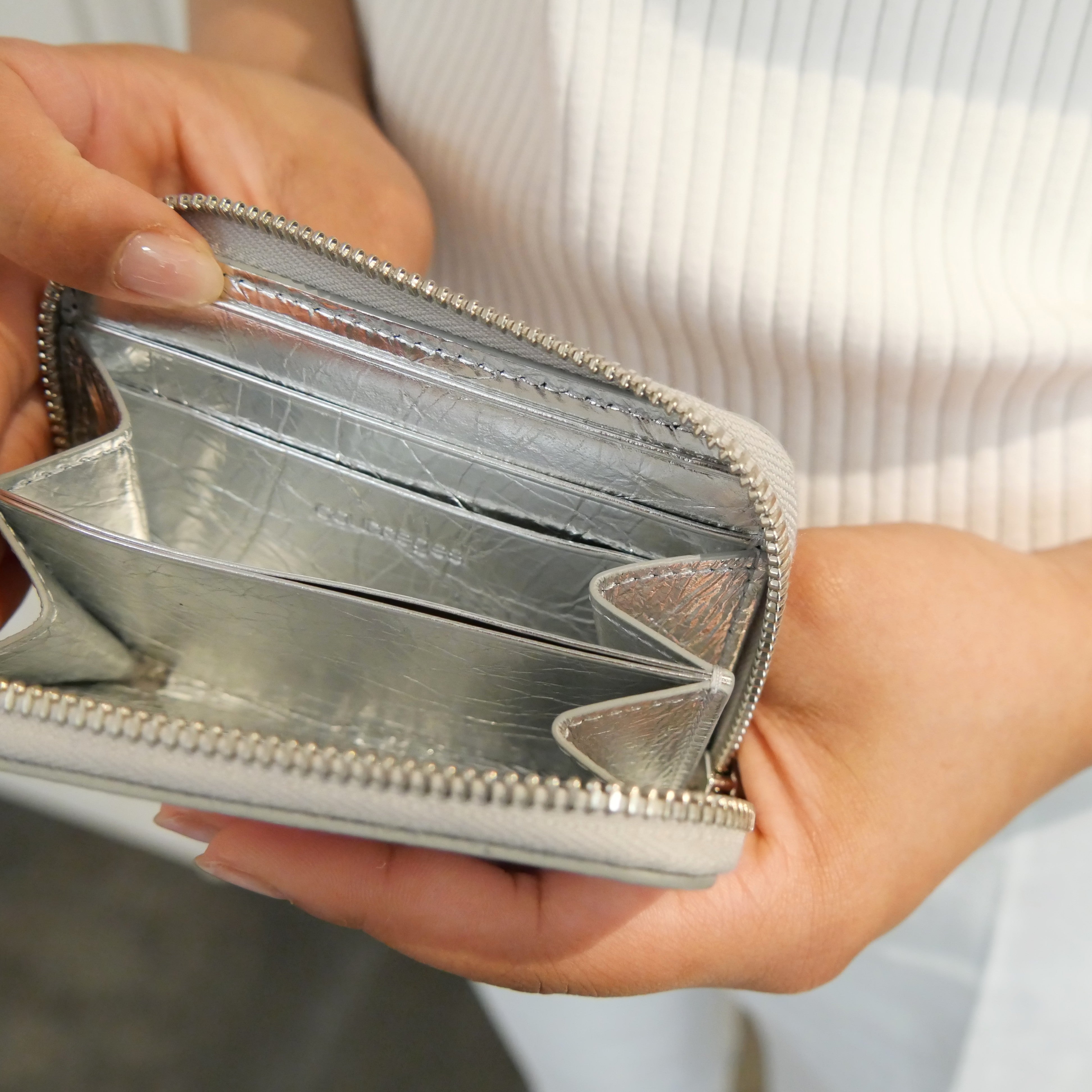 Courrèges [クレージュ] / SILVER ZIPPED COMPACT WALLET (SILVER) 〔ジップコンパクトウォレット〕