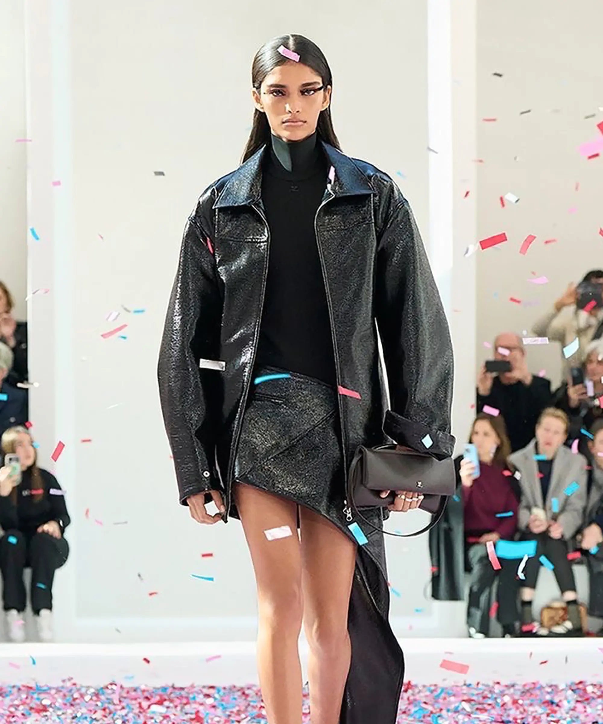 slide-sp-courreges-251009.webp